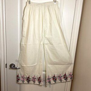 Women's Very Wide Flare Leg Pants With Floral Embroidery Size Small Retro